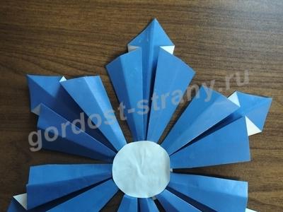 Снежинка в технике оригами