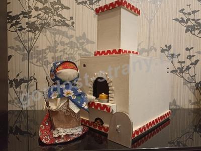 Масленица встречает - всех блинами угощает